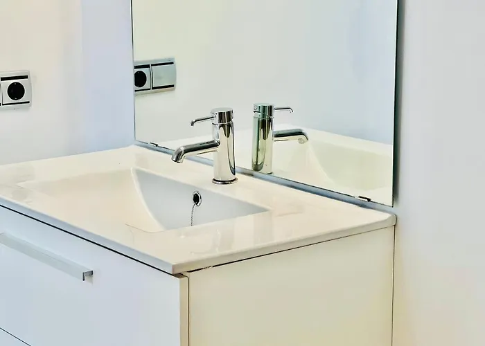 Canaryislandshost L Mar Azul